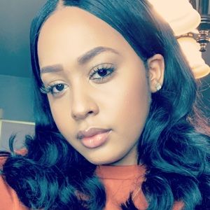 Meet your Posher, Alondra